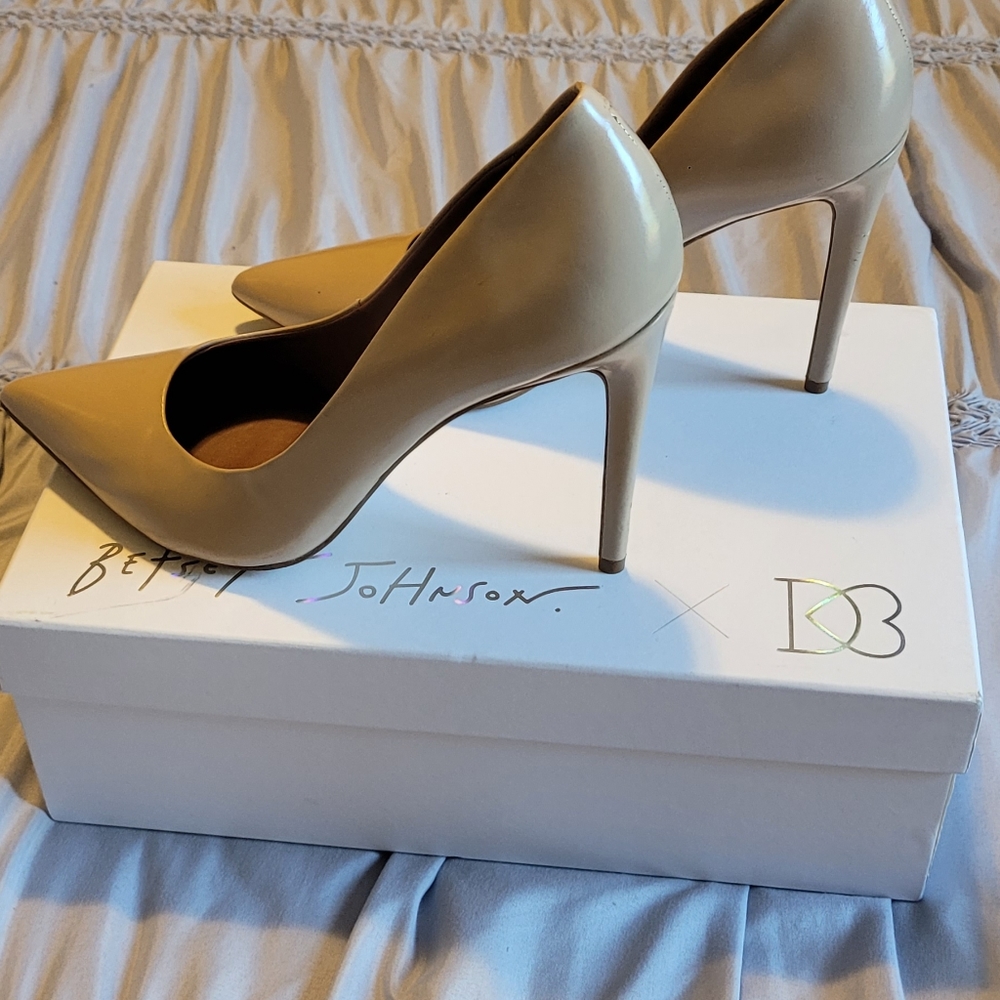 Heels - Picture 2 of 4